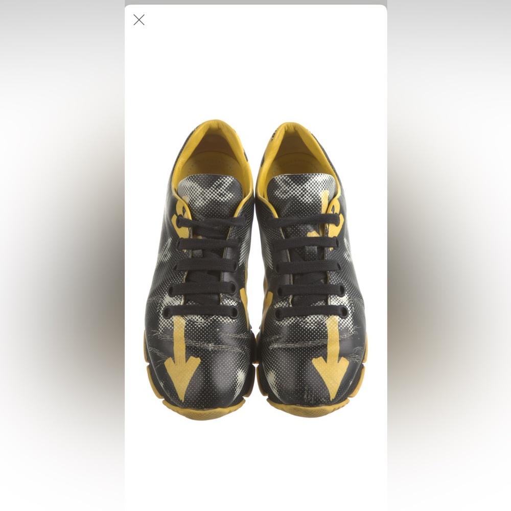 Prada
Leather Printed Sneakers
Size: IT 38 - Picture 4 of 6